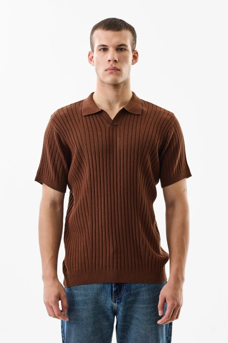 سنيتش تي شيرت بولو قطن محبوك بقصة ضيقة لون بني